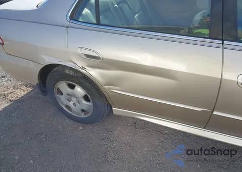 2002 Honda Accord 3.0 Ex z USA, uszkodzony, nr VIN 1HGCG16562A029714